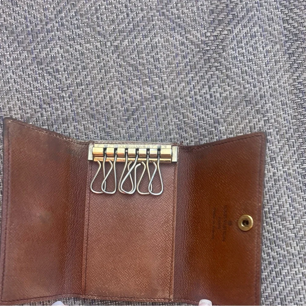 Authentic Louis Vuitton Brown monogram Key Holder key fob - Picture 12 of 14